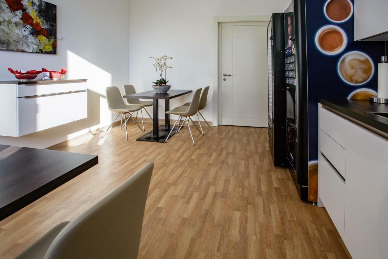 Health Vital Comfort Guestrooms Wels Exteriör bild