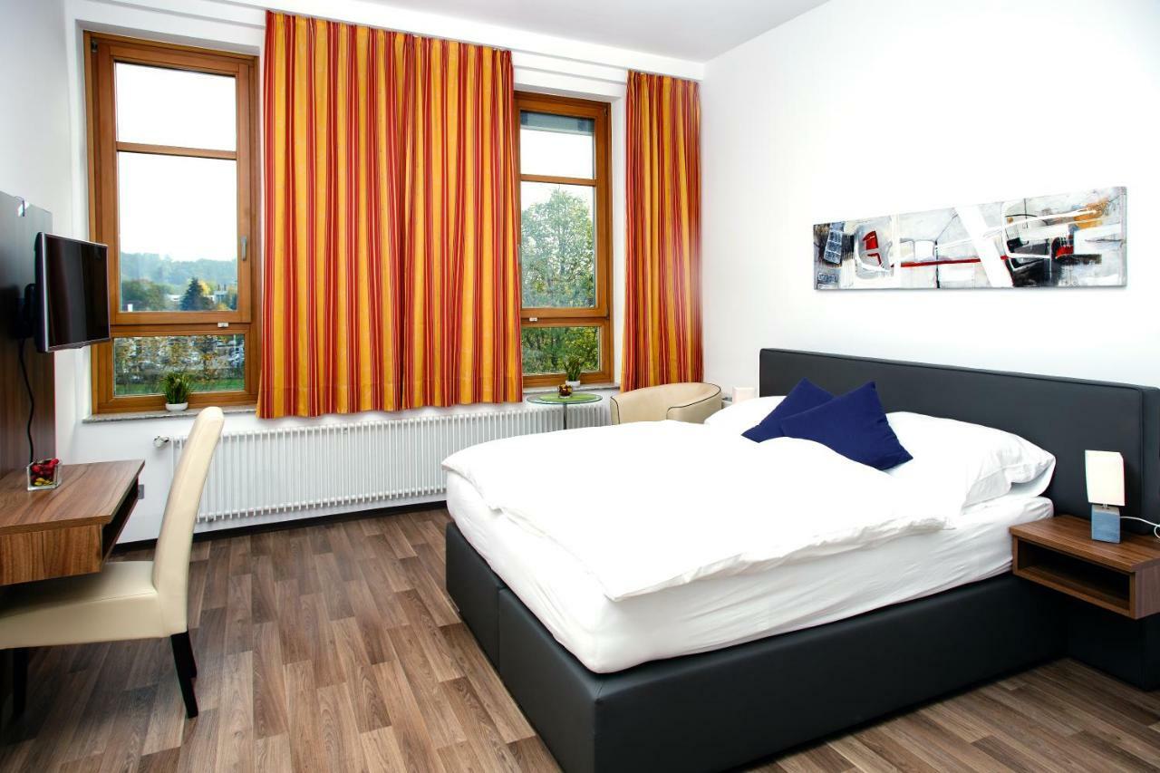 Health Vital Comfort Guestrooms Wels Exteriör bild