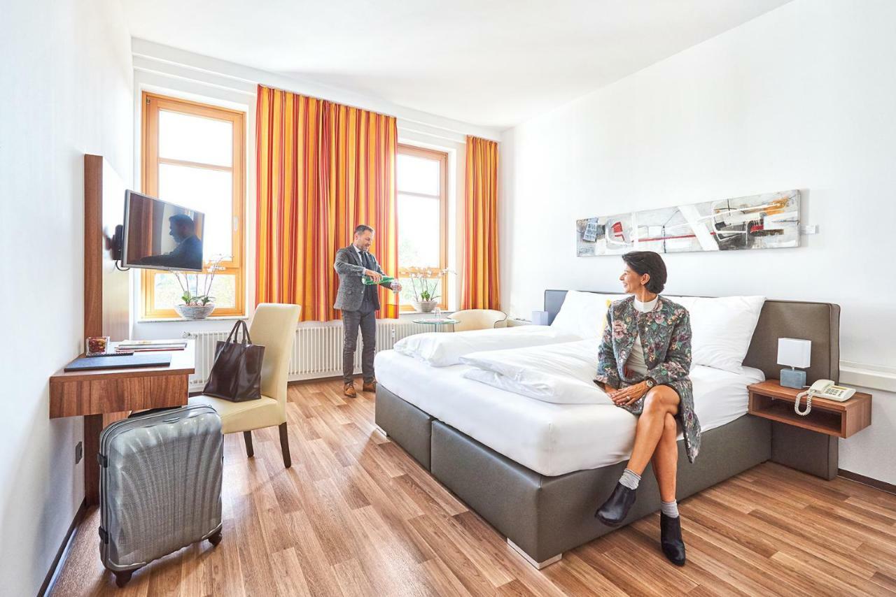Health Vital Comfort Guestrooms Wels Exteriör bild